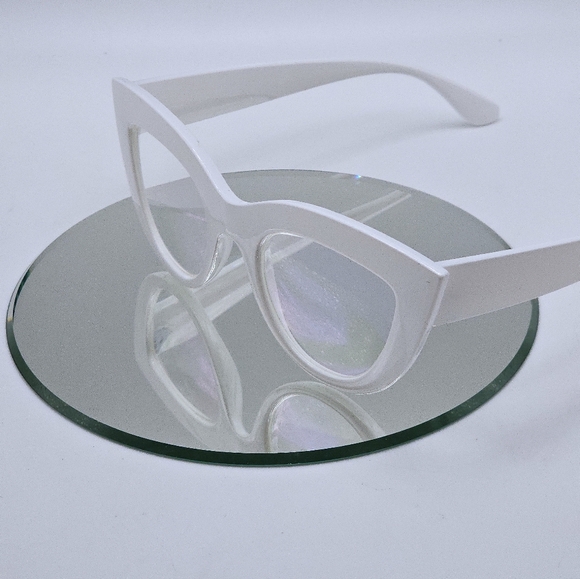 Chunky Liz (reader) - Picture 2 of 6